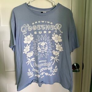 Hawaii themed T-shirt, size medium